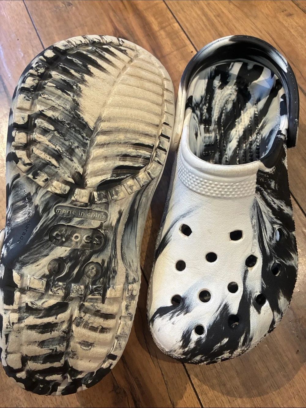 CROCS Classic Clog in Black & White Marble Swirl